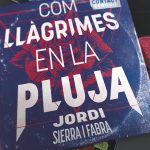 Portada del producto:  Com llàgrimes en la pluja